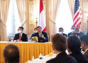Luhut Temui Utusan Joe Biden Bahas Transisi EBT