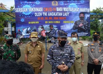 TNI AL Gelar Serbuan Vaksinasi dan Gerakan Penanaman Sejuta Pohon di Madiun