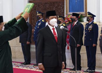 Presiden Joko Widodo Lantik Mayor Jenderal TNI Suharyanto Menjadi Kepala BNPB
