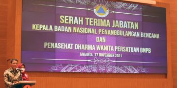 Letjen TNI Ganip Warsito Serahkan Tongkat Komando Penanggulangan Bencana Indonesia Kepada Mayjen TNI Suharyanto