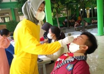 SMPN 5 KOTA BEKASI JALANKAN PCR TEST GUNA EVALUASI JALANNYA PTMT