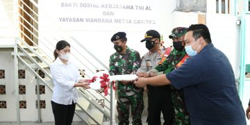 TNI AL Sinergi dengan Yayasan MMC Bantu Bedah Rumah Warga Tak Mampu