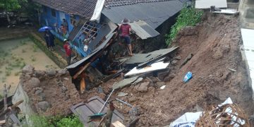 Delapan Siswa Alami Luka Akibat Cuaca Ekstrim yang Melanda Delapan Kecamatan di Lebak Banten