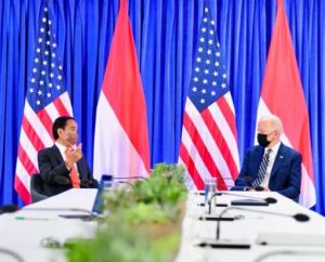 Presiden Joko Widodo membahas sejumlah penguatan kerja sama Indonesia-Amerika Serikat dalam pertemuan bilateral dengan Presiden Amerika Serikat, Joe Biden, di Glasgow, Skotlandia, Senin (01/11/2021) (Foto: BPMI Setpres/Laily Rachev)