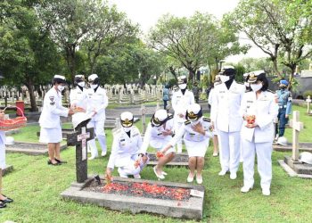 Kenang dan Teladani Jasa Pahlawan, Korps Wanita TNI AL Ziarah ke TMPN Kalibata