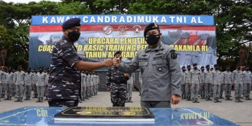 Laksdya TNI Dr. Aan Kurnia Resmi Menutup Coast Guard Basic Training Tahun 2021
