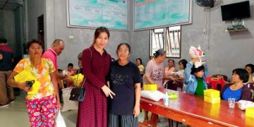 Reses DPRD, Nurlim Loi Bagikan Beras Ke Janda, Duda dan Disabilitas