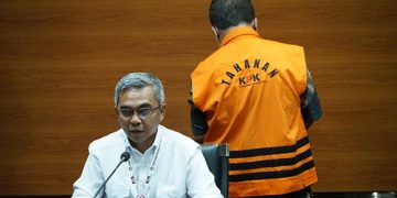 KPK Tahan Satu Tersangka Baru Suap Pajak