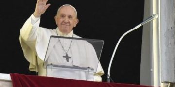 Paus Fransiskus Bereaksi Atas Rencana UE Ganti Kata Selamat Natal dengan Liburan Bahagia