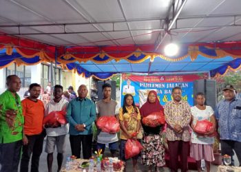 Parjal serahkan Bantuan PJ Gubernur Papua Barat Dipenghujung Tahun 2022