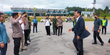 Kapolres Toba Pimpin Pengamanan Kedatangan Menkomarves di Kota Balige