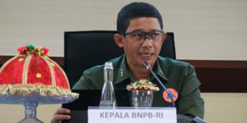 Dorong Percepatan Penanganan Bencana Hidrometeorologi di Sulsel, Kepala BNPB Serahkan Bantuan Senilai 5,4 Miliar