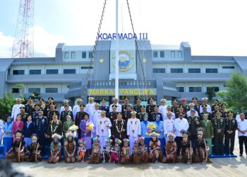 KRI Teluk Wondama – 527 Dikukuhkan Sebagai Kapal Angkut Tank Terbaru TNI AL