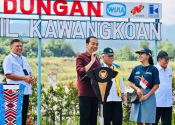 Presiden Berikan Kuis Berhadiah Sepeda di Bendungan Kuwil Kawangkoan