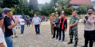 Kapolres Toba Pimpin Pelaksanaan Pengamanan Aksi Unjuk Rasa Damai