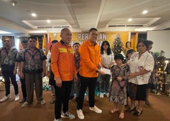 Keluarga Besar KOSGORO 1957 Serahkan Bantuan Kasih Kepada Panti Sosial Disabilitas Netra GMIM Manado