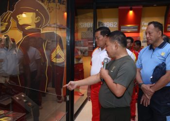 Dampingi Panglima TNI, Kasad Jelaskan Isi Koleksi Museum Taruna Abdul Djalil Akmil Magelang