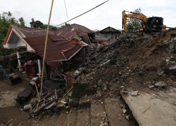 Pascabanjir dan Longsor Kota Manado, Warga Lakukan Pembersihan