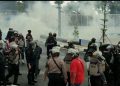 Suporter PSIS Semarang Ricuh, Polisi Kembali Tembakkan Gas Air Mata