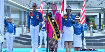 Ini Pesan Ny. Fera Muhammad Ali Saat Dikukuhkan Sebagai Ibu Taruna Akademi Angkatan Laut