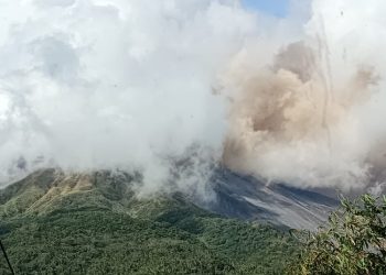 Gunungapi Karangetang Mengalami Erupsi, Sebanyak 77 Jiwa Dievakuasi Ke Museum Siau Timur