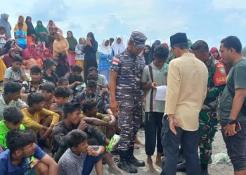 TNI AL Periksa Kapal Tanpa Nama Yang Terdampar di Pesisir Pantai Aceh Besar