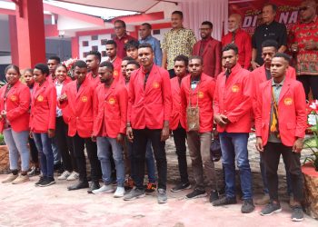 Ini Penjelasan Filep Wamafma Soal Mahasiswa STIH Manokwari Terima Beasiswa KIP