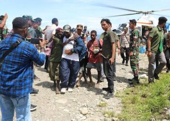 Tim Gabungan TNI-Polri Evakuasi Puluhan Warga Paro Nduga ke Tempat Aman