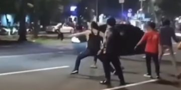 Viral! Sejumlah Mobil Dilempari Batu Oleh Warga Saat Lakukan Aksi Balap Liar