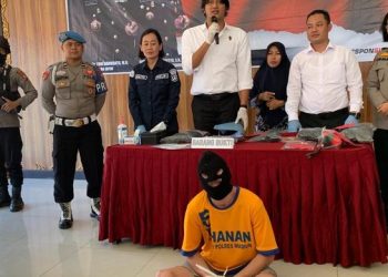 Bule Bobol ATM, Kuras Duit Rp 258 juta Dalam Waktu 45 Menit