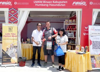 UMKM Binaan Kabupaten Humbahas Nikmati Keuntungan di Event F1H2O di Balige