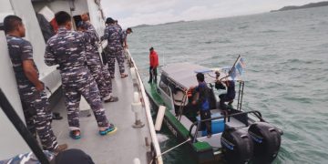 TNI AL Selamatkan Boat Patroli Perikanan Malaysia Yang Hilang Kontak