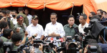 Kepala BNPB Dampingi Presiden Tinjau Lokasi Terdampak Kebakaran Pipa Depo Pertamina Plumpang