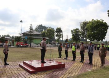 Kapolres Humbahas Pimpin Apel Gelar Pasukan Ops Keselamatan Toba 2023