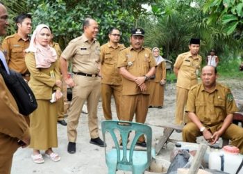 Masyarakat Desa Suka Mulya, Swadaya Bedah Rumah Tak Layak Huni