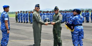 Kasal Terima Brevet Wing Penerbang Kehormatan TNI AU