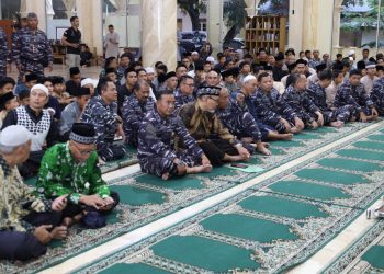 Alumni Taruna Akabri Laut 1989 Gelar Bakti Sosial Untuk Para Santri