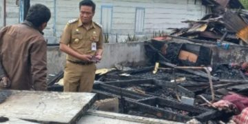 Wakil Bupati Humbahas Kunjungi Korban Kebakaran di Desa Sitio II