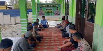 Polres Humbahas dan Jajaran Polsek Laksanakan Jumatan, Curhat Untuk Dengarkan Langsung Keluhan Warga
