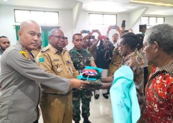 Tiga Pimpinan TPNPB Wilayah  Sorong Serahkan Diri Untuk Kembali Bergabung ke NKRI