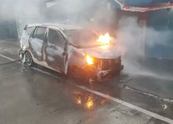 Mobil Pemudik Asal Bandung Terbakar di Semarang