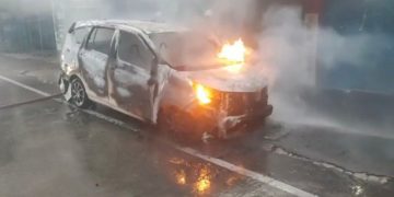 Mobil Pemudik Asal Bandung Terbakar di Semarang