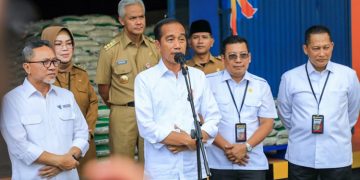 Luncurkan Cadangan Beras Untuk Bantuan Pangan, Jokowi Akan Bagi 10 Kg Beras per Keluarga Selama 3 Bulan