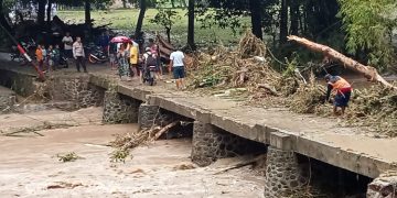 Banjir Bandang Terjang Sumbawa, Belasan Rumah Hanyut dan Hewan Ternak Mati