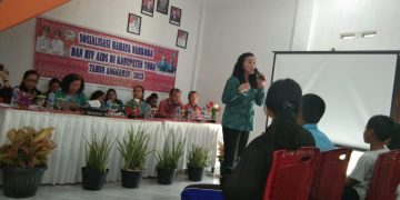 Sebagai Rasa Peduli Masa Depan Generasi Muda, Ketua TP PKK Toba Sosialisasi Bahayanya Narkoba dan HIV AIDS