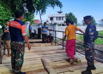 Tim Ekspedisi Jala Citra 2023 TNI AL Juga Melaksanakan Bakti Sosial