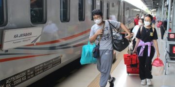 Pemudik Naik Kereta Api Tetap Wajib Pakai Masker