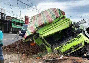 Kecelakaan Beruntun di Sumbar, 14 Luka-luka, 1 Orang Tewas