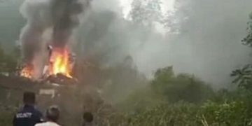 Helikopter Milik TNI AD Jatuh di Kebun Teh Ciwidey Bandung