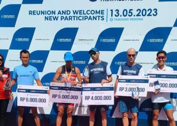 Terus Berprestasi, Medali Emas Kembali Diraih Prajurit TNI AL Pada Sungailiat Triathlon 2023